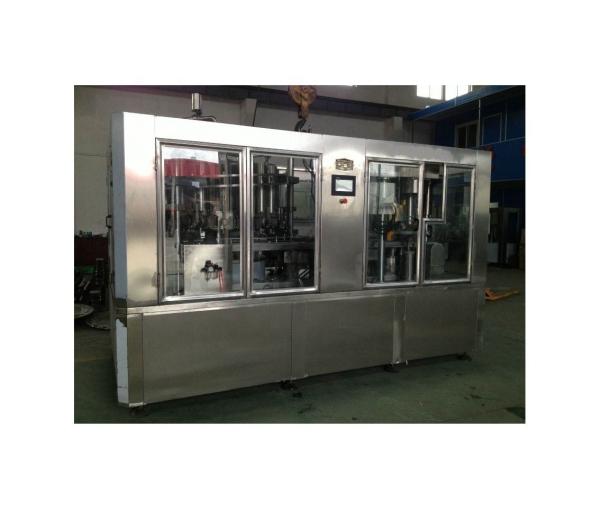 Linha de enchimento de suco carbonatado 6000BPH a motor elétrico para fabricação de bebidas enlatadas