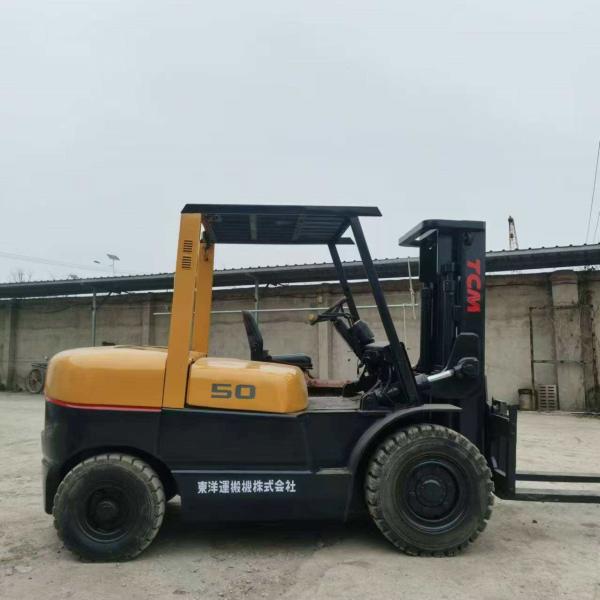 Used Yellow TCM 5-Ton Diesel Forklift with Container Mast and Advanced Hydraulic System for Efficient Stacking