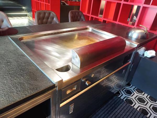 Tabela de Crystal Plate Restaurant Hibachi Grill com o calefator elétrico do tubo