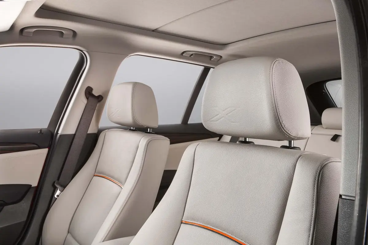 BMW X1 2.0T 204 л.с. L4 5-дверный внедорожник для энтузиастов бензиновых автомобилей