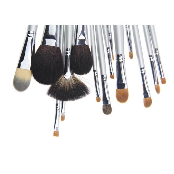 16 Pieces Of Cosmetic Brush With Shiny Wooden Handle And Natural Hair