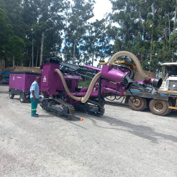 Hard Rock Borehole Drilling Machine Power 93kw Surface Drill Rigs Mining Crawler Drilling Rig