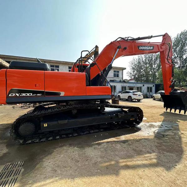 Large Dx300 Used Doosan Excavators Digger 30 Ton Hydraulic Earth Moving Equipment