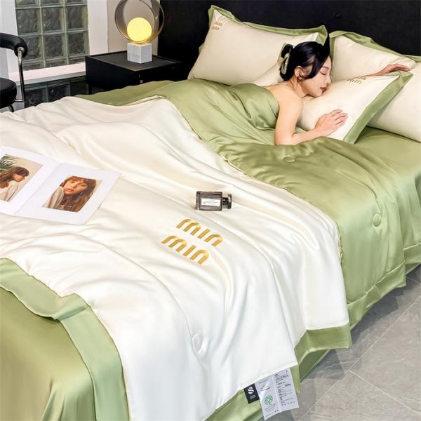 Wedding Luxury Washed Silk Quilt Set Four Pieces and Three Pieces for Comfortable Sleep