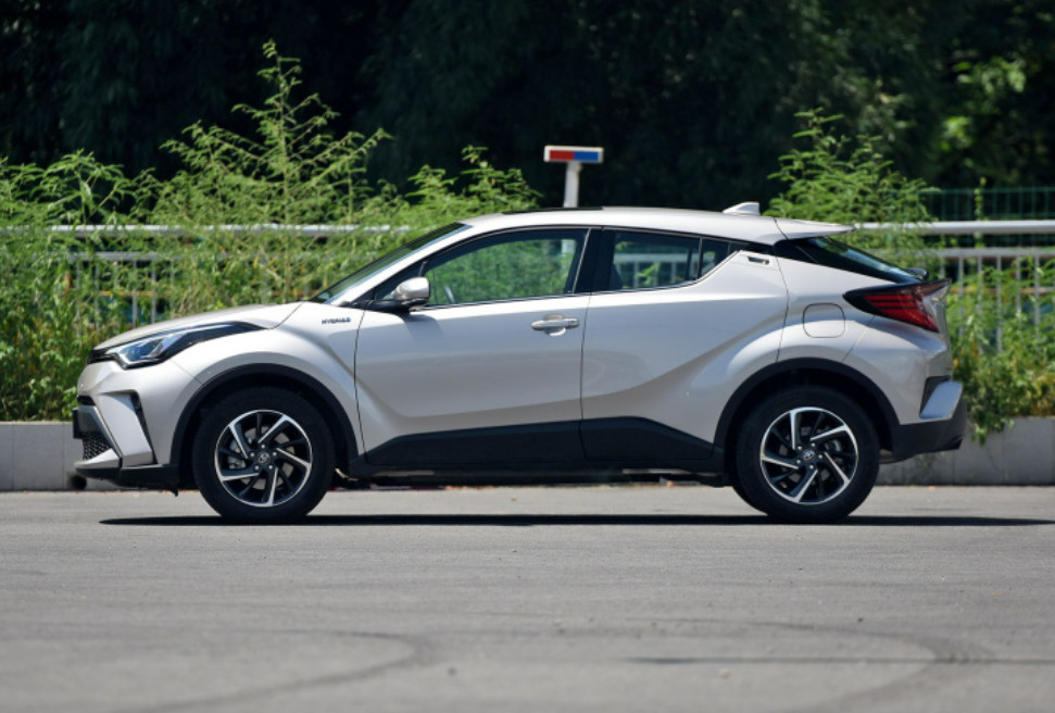 Toyota C-HR 2022 двухмоторный 2.0L E-CVT Ведущая версия Hybrid Small SUV Новый автомобиль