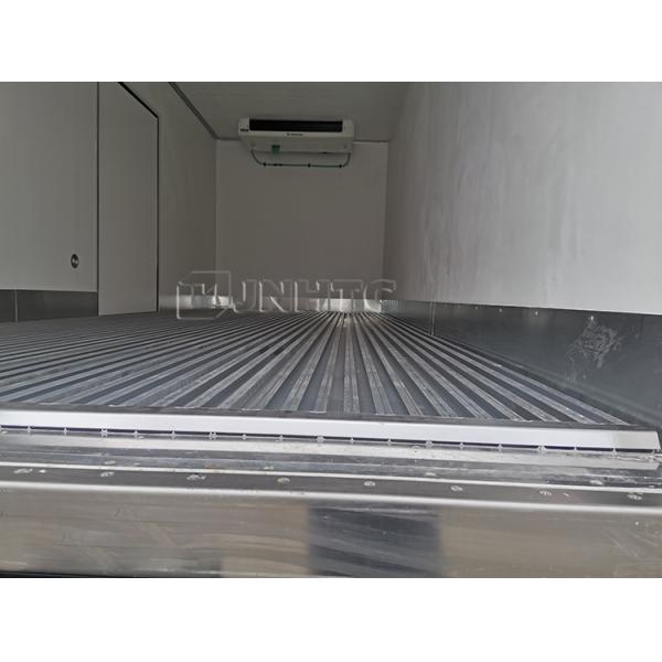 El refrigerador del congelador del camión de reparto del envase de HOWO 6x4 refrigeró 20 toneladas vaccínea