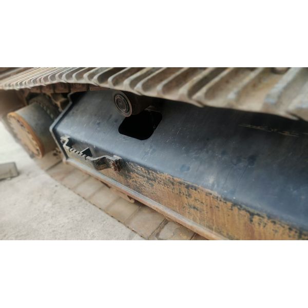 Second-hand Hitachi 330-3 excavator in excellent condition and low price