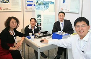 Panneau sandwich de porte en spirale à grande vitesse industriel 70 mm avec déverrouillage manuel Construction en aluminium de haute qualité