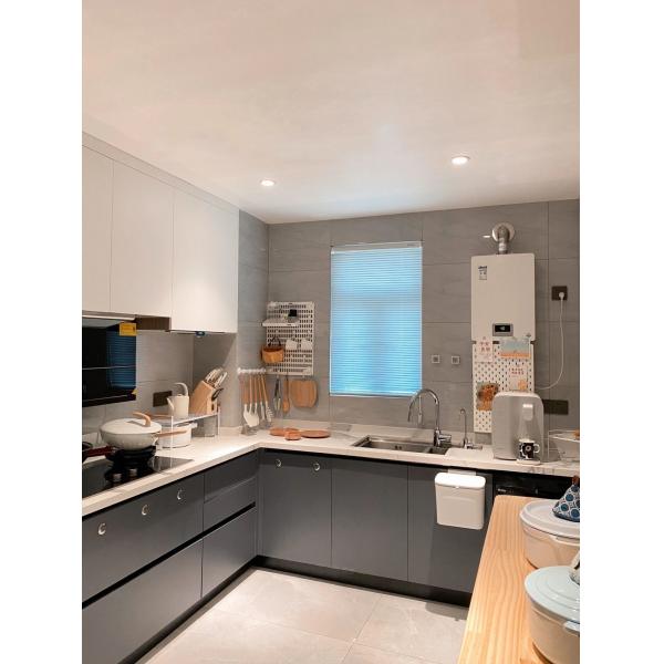 大型の汚れ防止ホワイトモジュール式キッチンキャビネット アンティーク家具 ホテル