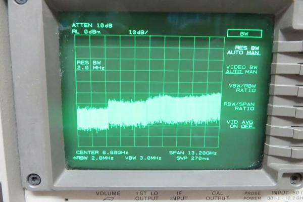 HP Agilent 8562E Portable RF Spectrum Analyzer 13.2 GHz Spectrum Analyzer