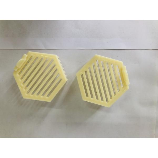 White Color Plastic Hexagon Needle Queen Cage of Beekeeping Queen Rearing