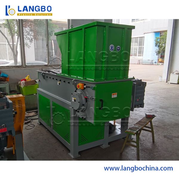 High-Capacity Industrial Shredder Machine for Plastic Wood Paper and Metal Can Recycling
