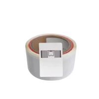 70*45mm 860-960Mhz Long Range Passive UHF RFID Label Tags for Apparel Supply Chain Retail Management