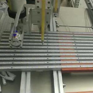 生産プロセスを革新するグルーポッティングマシン：重量許容差±0.5%と混合比精度±1%