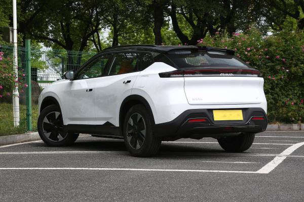 Compact SUV Dongfeng Aeolus L7 1.5T 154Ps L4 Pure Electric Range 110km 0.5H Fast Charging 5 Door 5 Seat