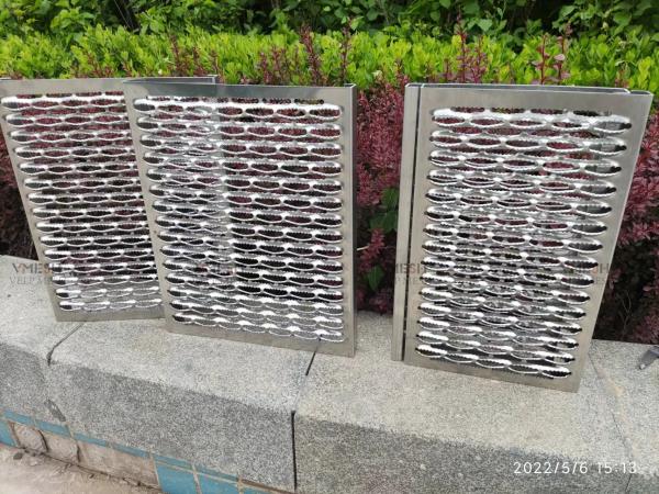 Aluminum 3003 Diamond Hole Floor Grating 2.5mm-6mm Thickness