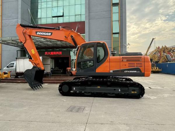 Original Korea Doosan DX225LCA Used Excavator Equipment Crawler type