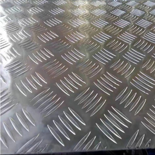 Эмбосинг Алюминиевый чекированный лист Al 5754 H114 2024 5 Bar Pattern Customized Cutting