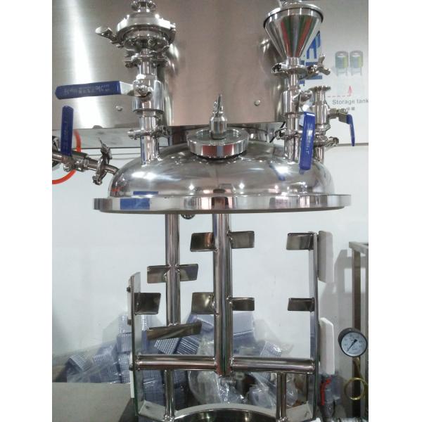 En el caso de los productos de limpieza, se utilizará una solución de limpieza para la limpieza de la superficie.