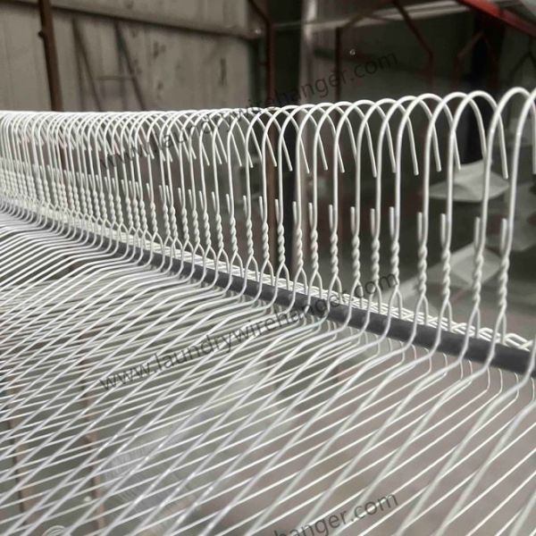 Laundry Shop Wired Cloth Hanger Durable Heavy Duty Wire Clothes Hanger Ideal for Retail Display and Bulk Container Loading 2500 Boxes Capacity