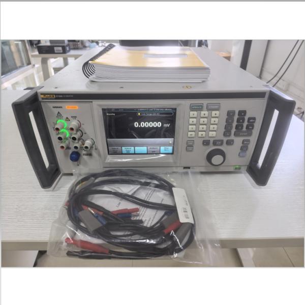 Fluke 5730A High Performance Multifunction Calibrator For 8.5-digit DMMs And Electronic Test Equipment
