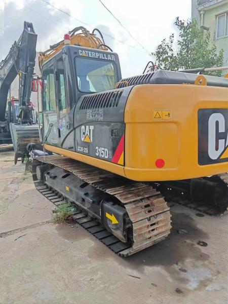 Excavatrice CAT 315D d'occasion avec un excellent rapport qualité-prix, moteur d'origine, préférée pour les travaux de construction.