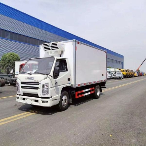 HOWO JMC 3 Ton 5 Ton Refrigerated Cargo Van , Refrigerator Transport Cargo Truck