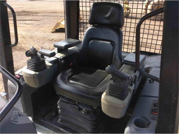 Used Caterpillar Bulldozer D4K C4.4 engine 8T weight with Original Paint and air condition for sale