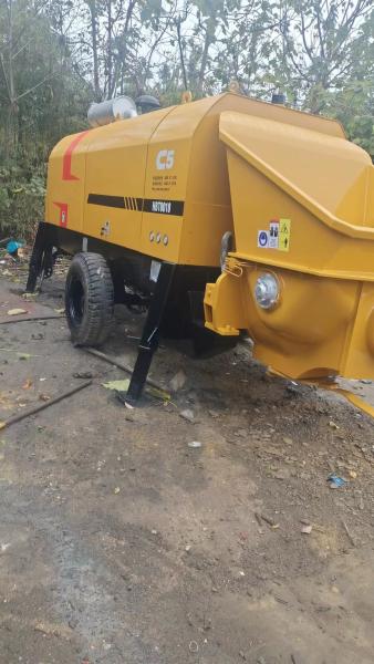 Used And Reconditioned Trailer Concrete Pump Mixer Deutz Shacman Engine