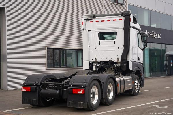 ベンズ・ツ・アクトロス 6x4 トラクターヘッド 中古トラック トラクター 450hp 大型重型GVW ABSと半列の座席列 2023年
