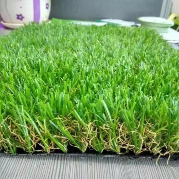 Artificial Grass Landscaping For Decorating Swimming Pool