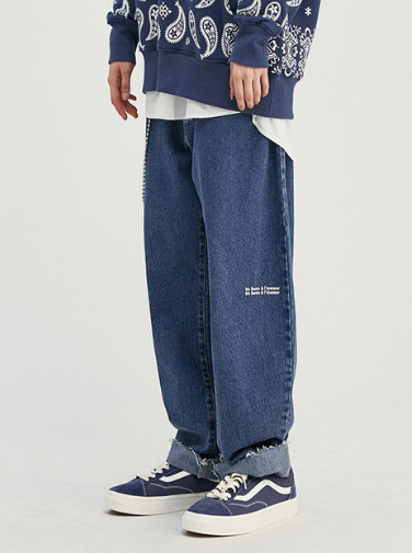 Стиль улицы джинсов вязать крючком крючком курчавых подшитых людей свободный