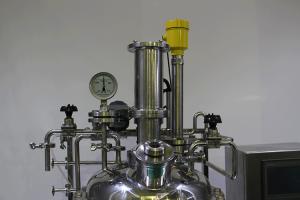 NB-20 超音波電源2500Wと外部コンデンサ 5m2管管の化学ガラス反応器