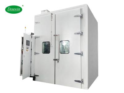 Caminhada climática na câmara do teste para o teste da radiação do carro