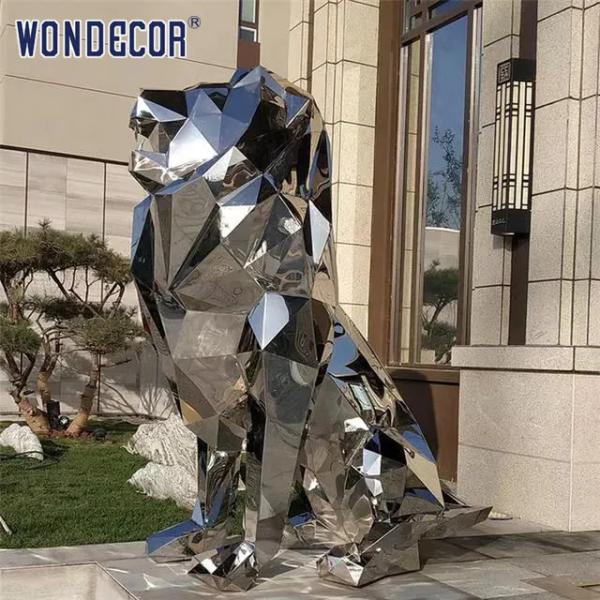Polygonal Forged Metal Sculpture Squatting Lion Shape Garden Decoration