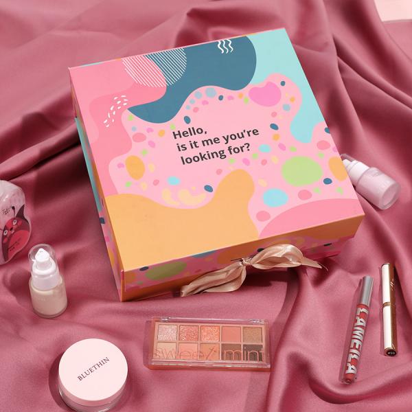 Impresión a medida Pelo rosa peluca Caja Libro Forma Suscripción pestañas Cosméticos Caja de regalo