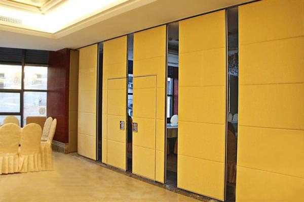 As portas do hotel da sala fazem isolamento sonoro o banquete que desliza o MDF de dobramento da separação com melamina