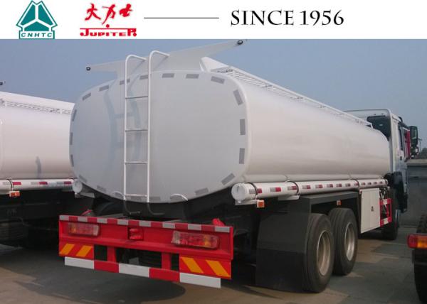 HOWO Refuel Tank Truck 15000-25000 Liters Capacity With 340 HP Engine