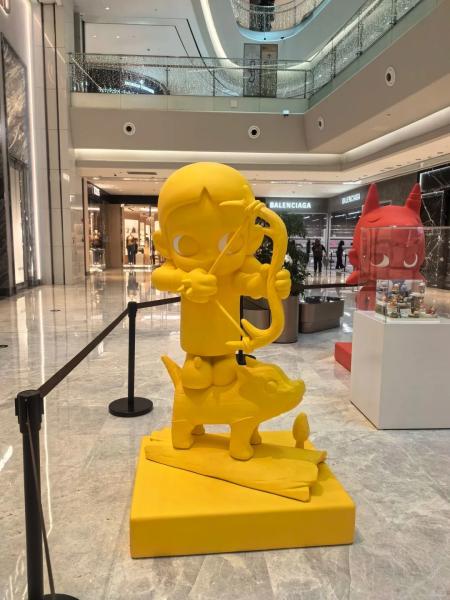 Customized Size Fiberglass Sculpture for Indoor & Outdoor Use with Matte or Glossy Finish