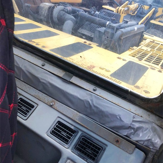 Komatsu PC 220-6 en buenas condiciones con piezas de Japón Modelo 2020 y potencia de 118 kW