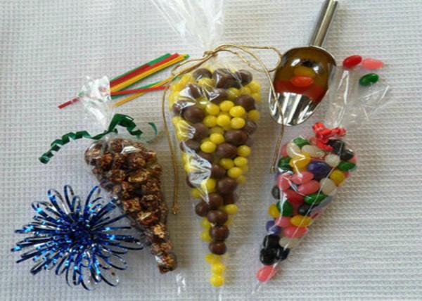 Customized Flower Shaped Pouch Clear Bopp , Transparent Plastic Food Grade Packaging