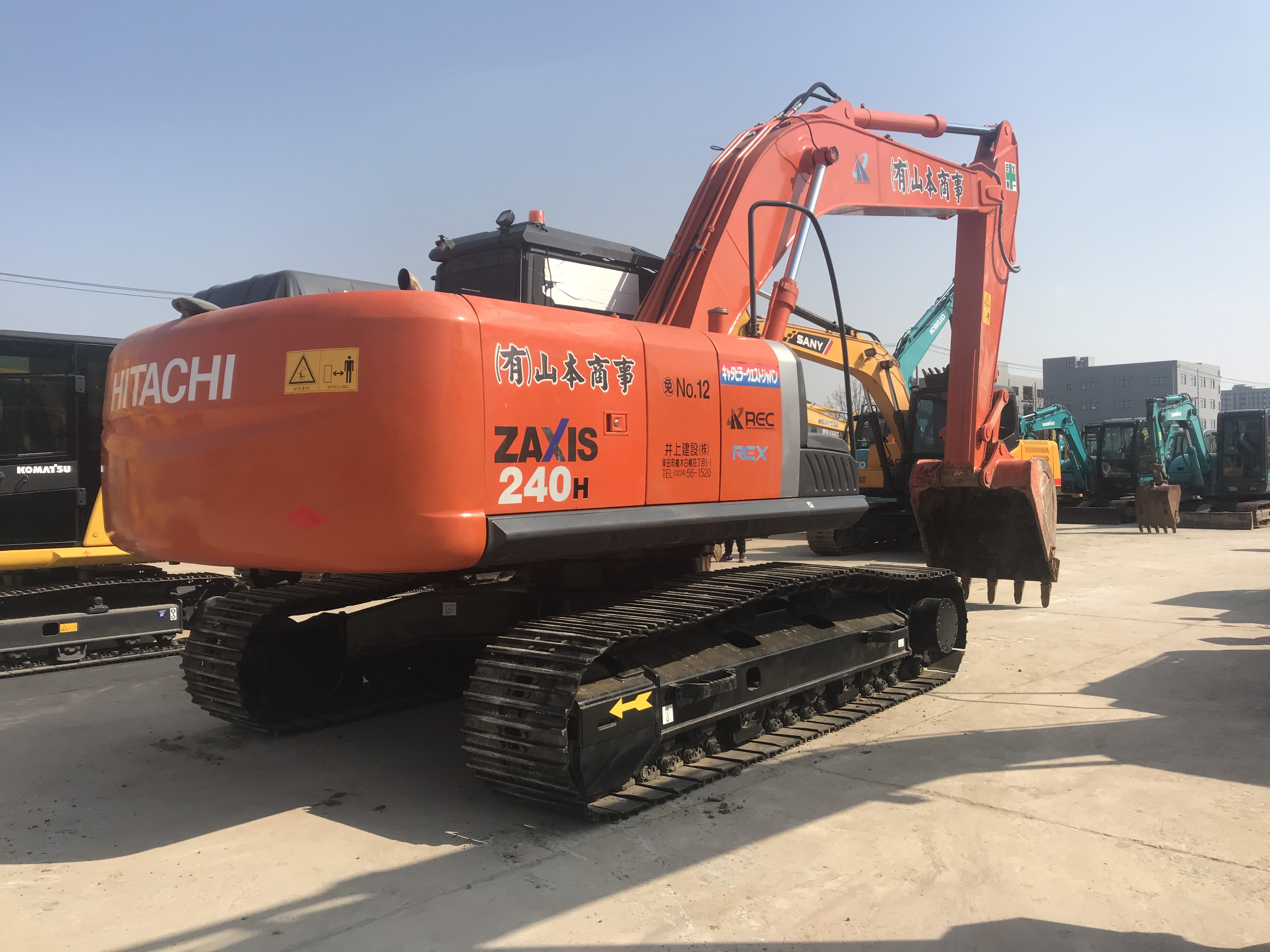 Горячая продажа хорошего состояния Подержанный экскаватор Hitachi ZX240 с емкостью 1,2-1,4 м3