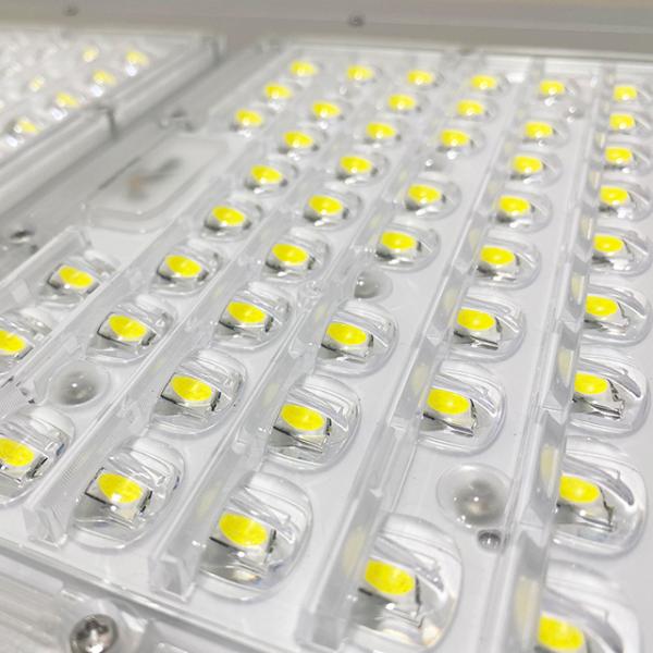 High Efficiency 60W Solar LED Lighting For Roadway Lighting Fixture