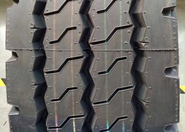 11.00R20 All Season Light Truck Tires , Pickup Truck Tires High Wear Resistance