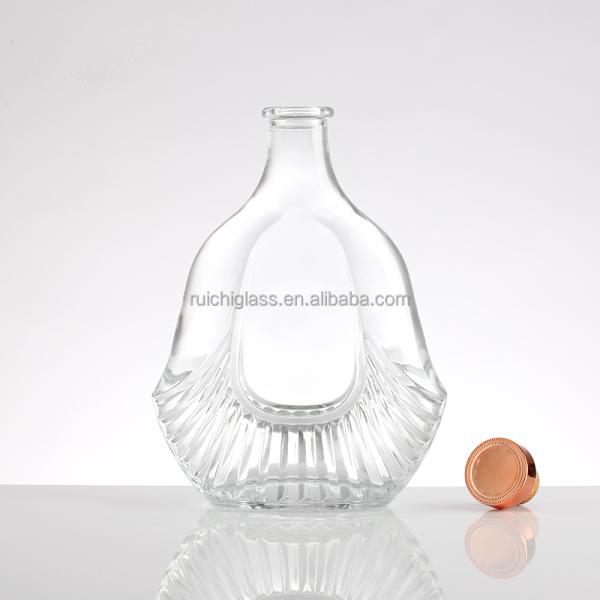 Последние роскошные стили Поверхностная обработка Горячая штамповка 350 мл 500 мл 750 мл Стеклянная бутылка для питья