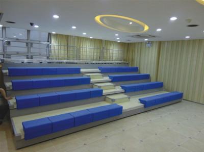 Bleacher retrátil controlado manual do HDPE que assenta o assento retrátil do auditório