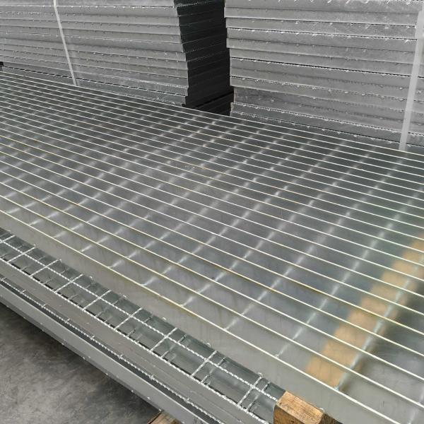 30mm Pitch 30mm Space Bar Grating Mesh / Flat Steel Grating Flat Bar Flooring