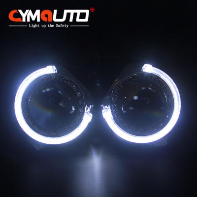 O farol da forma de C encobre a saia impermeável da lente do projetor do carro