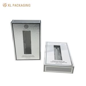 Custom Logo Magnet Cosmetic Gift Box with Matte Lamination PVC Window and White
