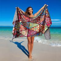 Une serviette de plage en microfibre séchée personnalisée sans sable peinte à la peinture personnalisée